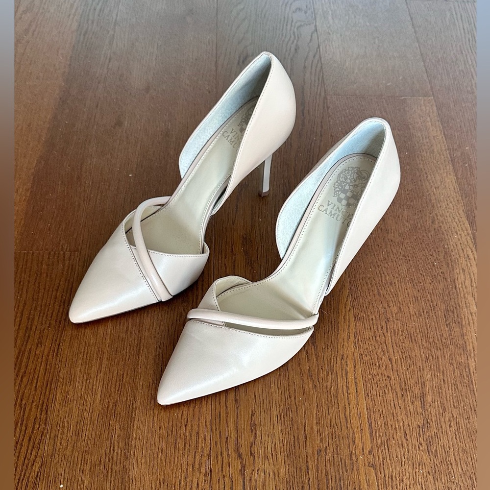 Vince Camuto Beige Heels Super Comfy - size 9